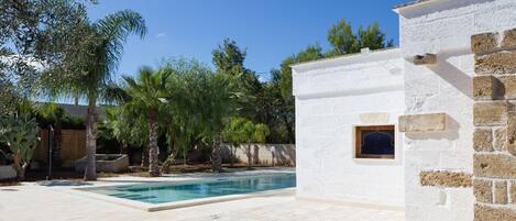 Sesongbasert utendørsbasseng