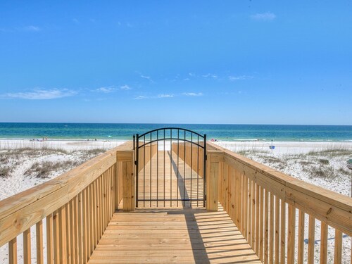 🥳 Early Bird Sale. First 2! Wits End, East. 6BR. Pool. Awesome 2nd floor beach walkover!