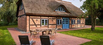 Thatched roof fisherman's house - Vorpommersche Boddenlandschaft National Park - Baltic Sea