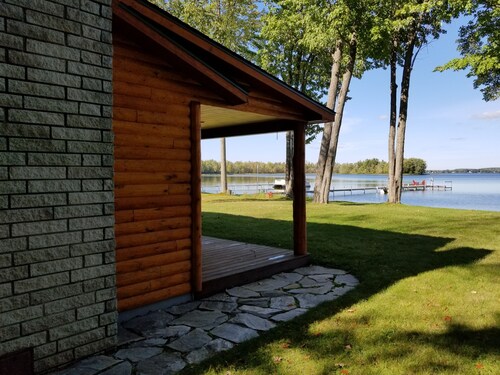 Douglas Lake  - Lakeside Cabin Living