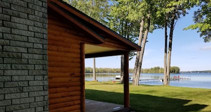 Douglas Lake - Lakeside Cabin Living