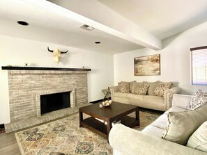 TV, peis og stereoanlegg