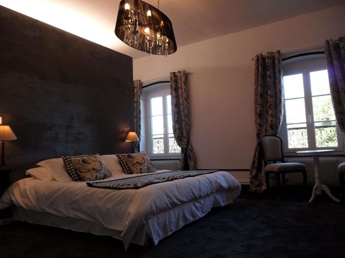 Individually decorated, individually furnished, free cots/infant beds