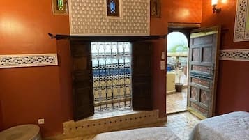 5 bedrooms, free WiFi, bed sheets