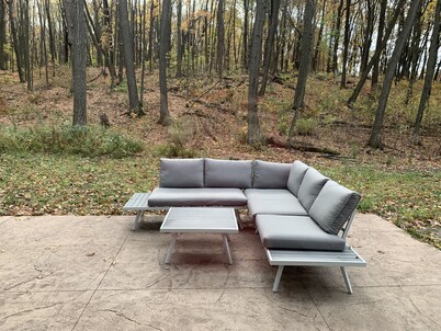 Beautiful new contemporary home, quiet wooded lot minutes from Devils Lake 