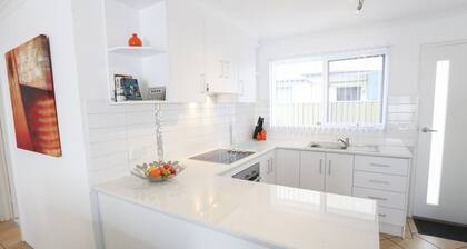 Spacious, family & pet friendly, Lovely Courtyard, Central Location, Free Wi Fi