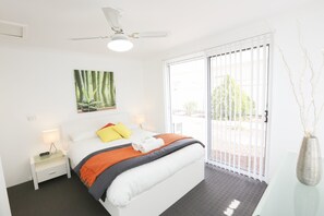 2 bedrooms, iron/ironing board, Internet, bed sheets