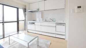 Apartment | In-room dining - Spacia Tamatsu 601 (Osaka)