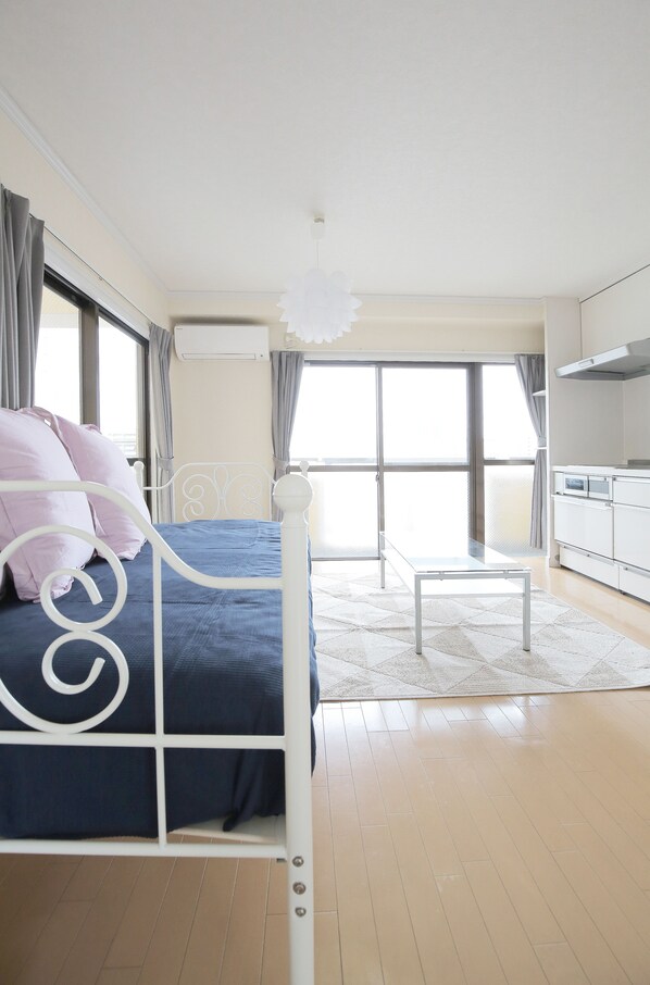 In-room dining - Spacia Tamatsu 601 (Osaka)