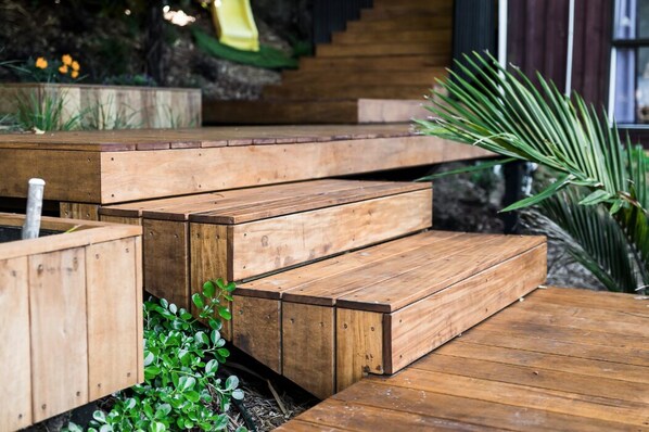 المنطقة المحيطة بالمنشأة