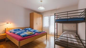 Apartment, 1 Schlafzimmer, Balkon | Verdunkelungsvorhänge, kostenlose Babybetten, kostenloses WLAN