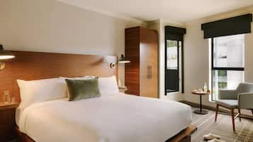 1 bedroom, individually decorated, individually furnished, desk