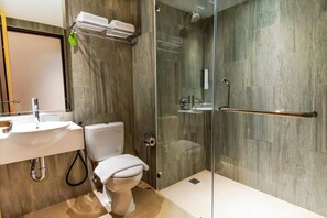 Badkamer met douche