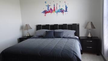 3 habitaciones, tabla de planchar con plancha y cuna de viaje