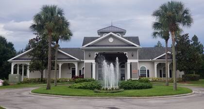 3BR/2B condo with views of Disney FIREWORKS!!!!
