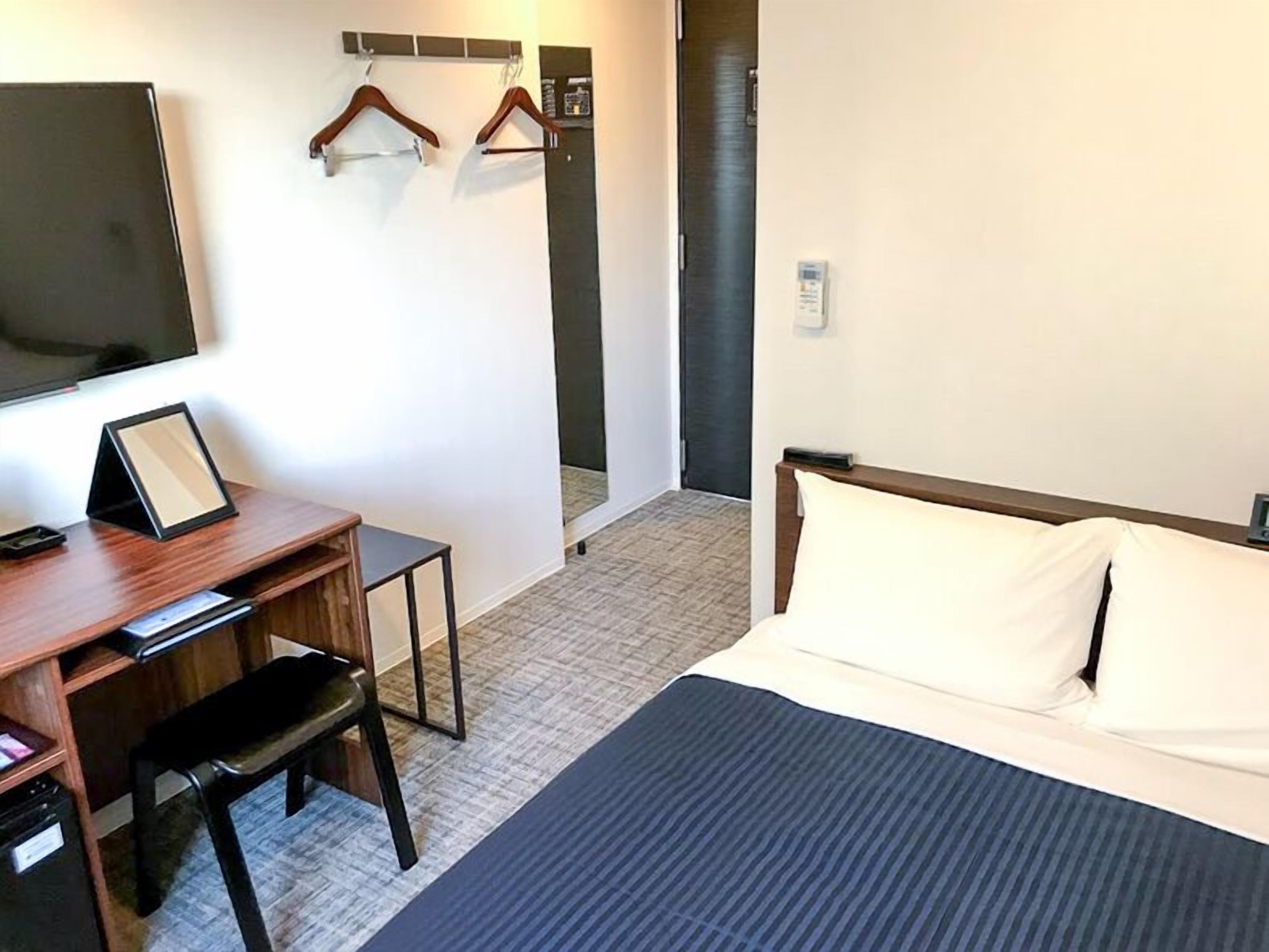 Individually decorated, desk, free WiFi, bed sheets