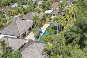 Outdoor pool, free cabanas, pool umbrellas - Baan Pinya Chic Three Bedroom Pool Villa (Krabi)
