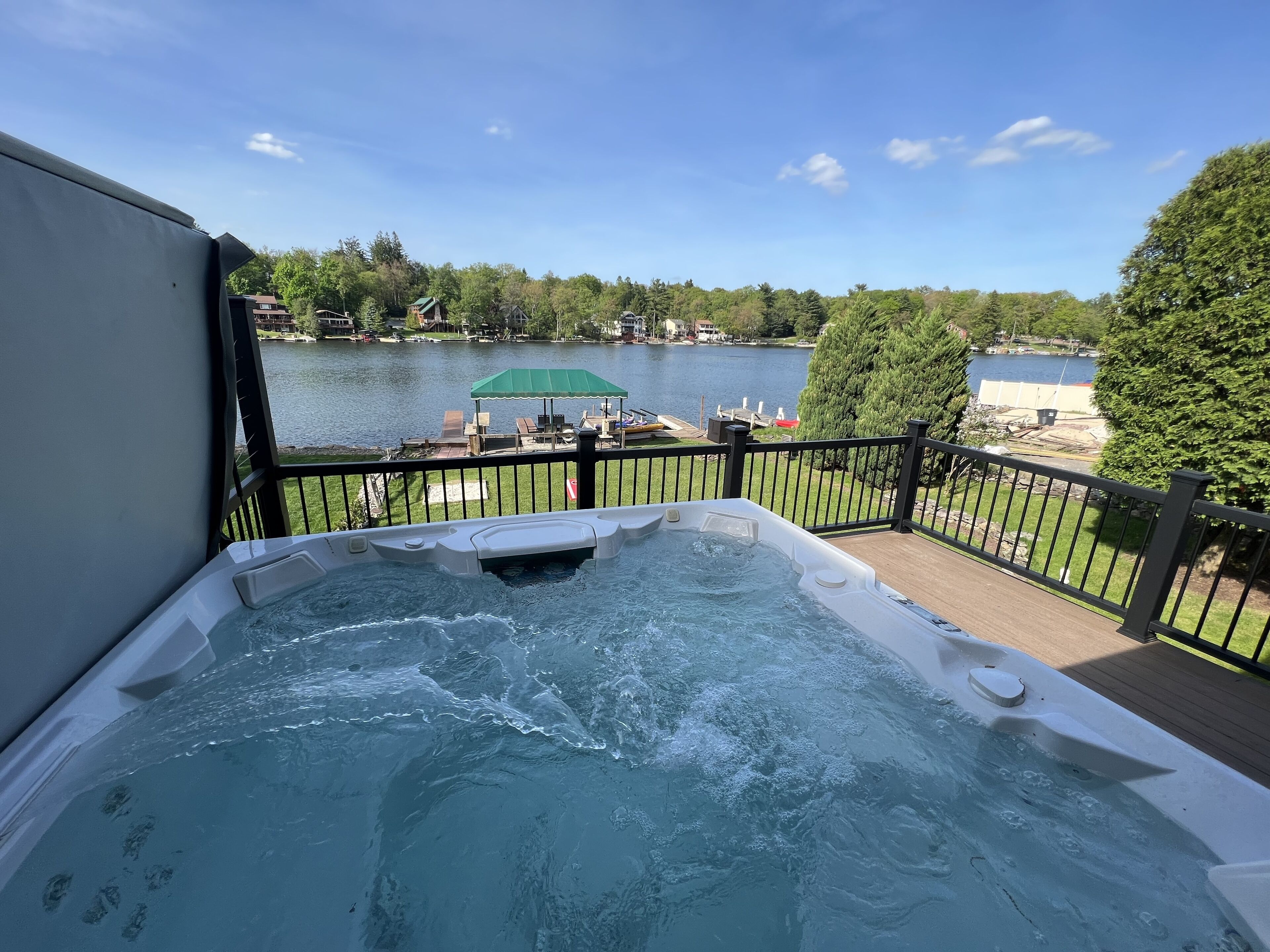 🏖 DOCK HOLIDAY 🏖 ~ Includes Hot Tub ~ Air Hockey-  🛶 kayaks 🛶  sleeps18 to 20