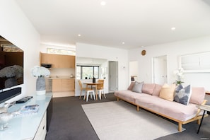 Apartment, 2 Bedrooms | Living area