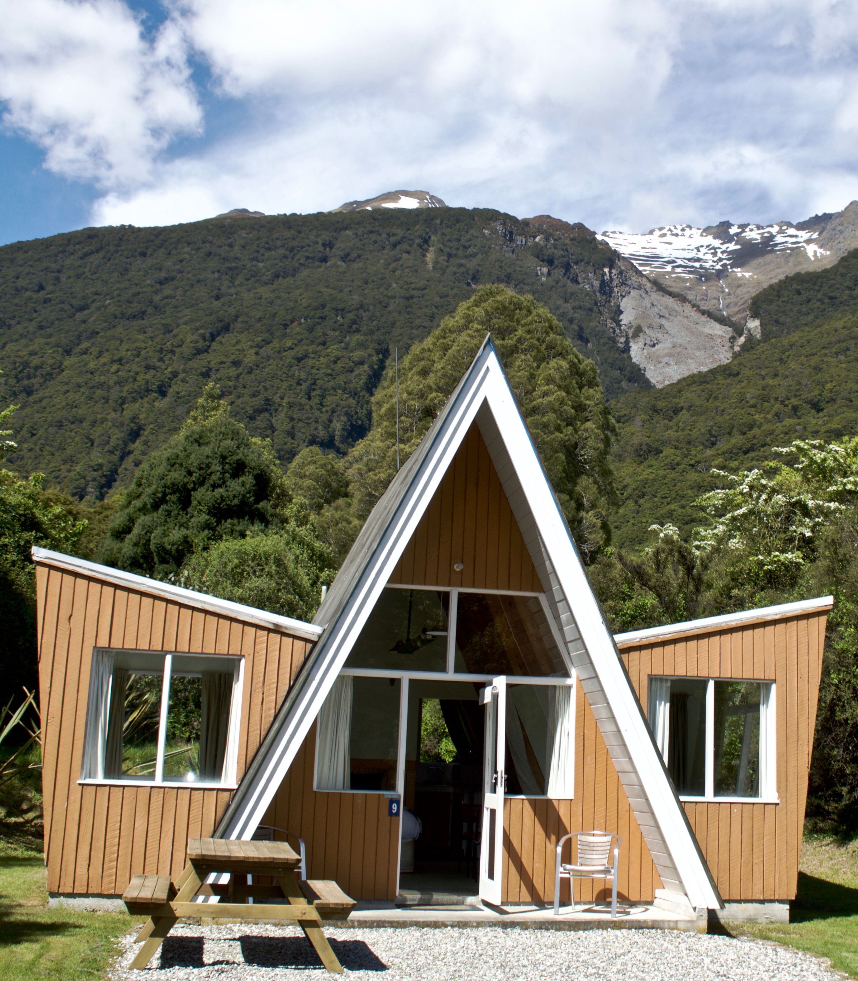 Standaard chalet, privébadkamer (Winged) | Een strijkplank/strijkijzer, beddengoed