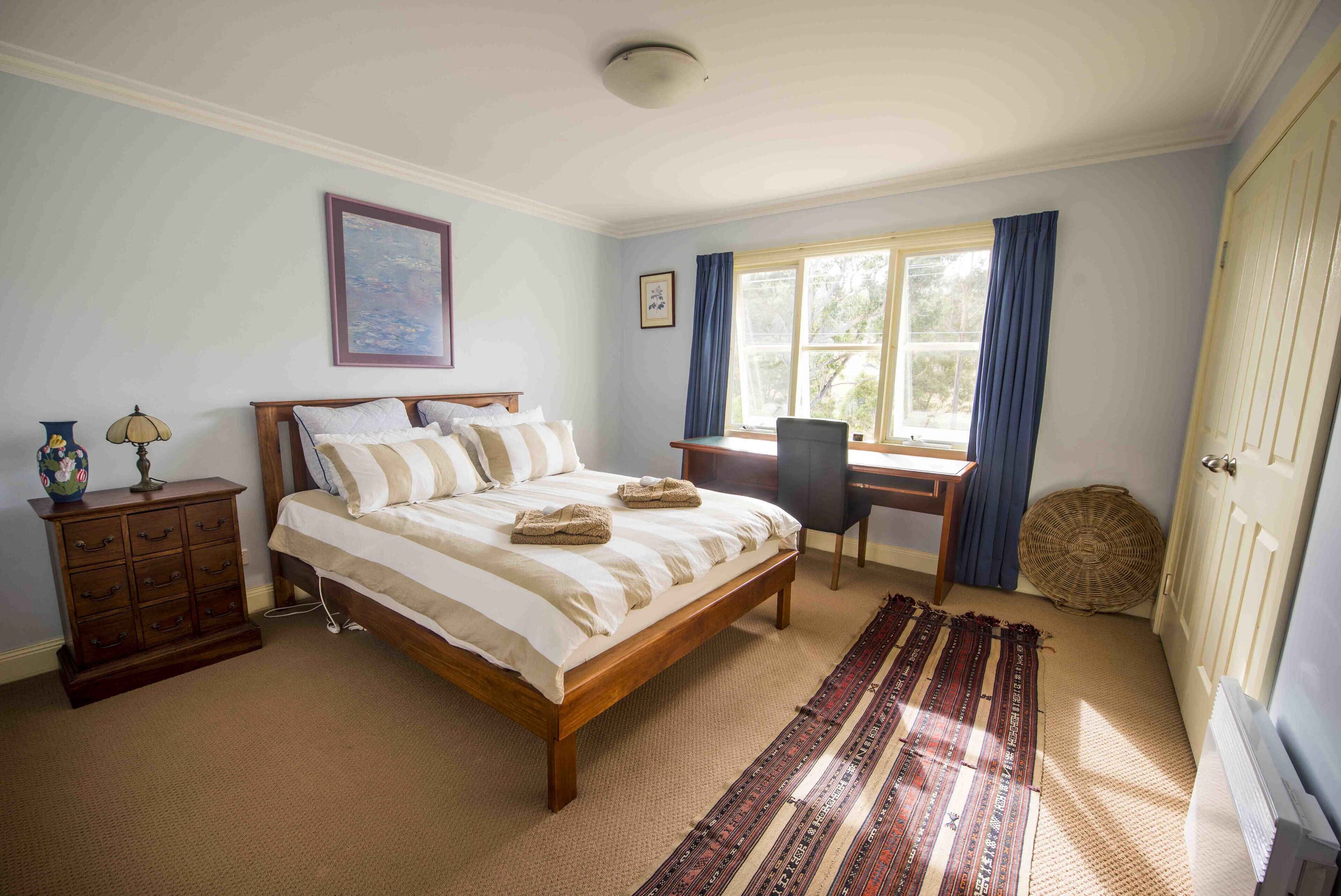 Wattle Grove Homestead Queen Bed & Breakfast