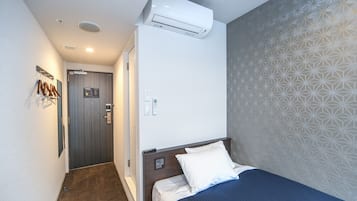 Desk, blackout drapes, free WiFi, bed sheets