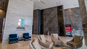 Lobby sitting area - Almas Suites by Subhome (Iskandar Puteri)