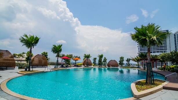 Outdoor pool - Almas Suites by Subhome (Iskandar Puteri)