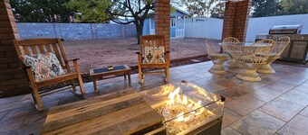 La Puerta Azul 3-bedroom home Hot Tub too! 10 minutes to Ft Huachuca