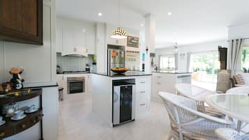 Fridge, microwave, stovetop, electric kettle