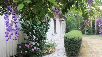 Enceinte de lâhĂ©bergement