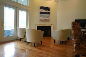 电视、DVD 播放器