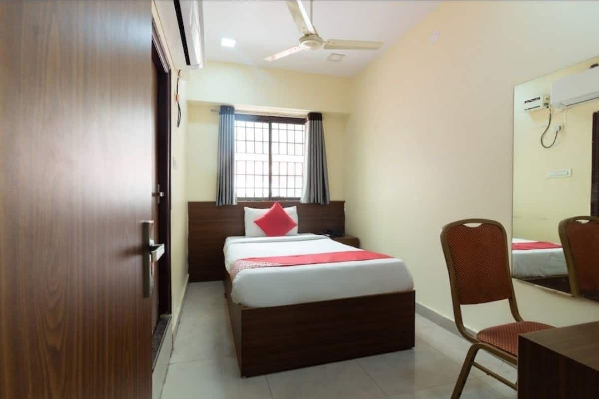 Classic Room | Hypo-allergenic bedding, memory foam beds, free WiFi