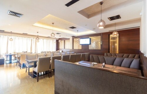 Hotel Nakshatra Grand