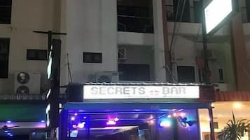 Facciata della struttura - sera/notte