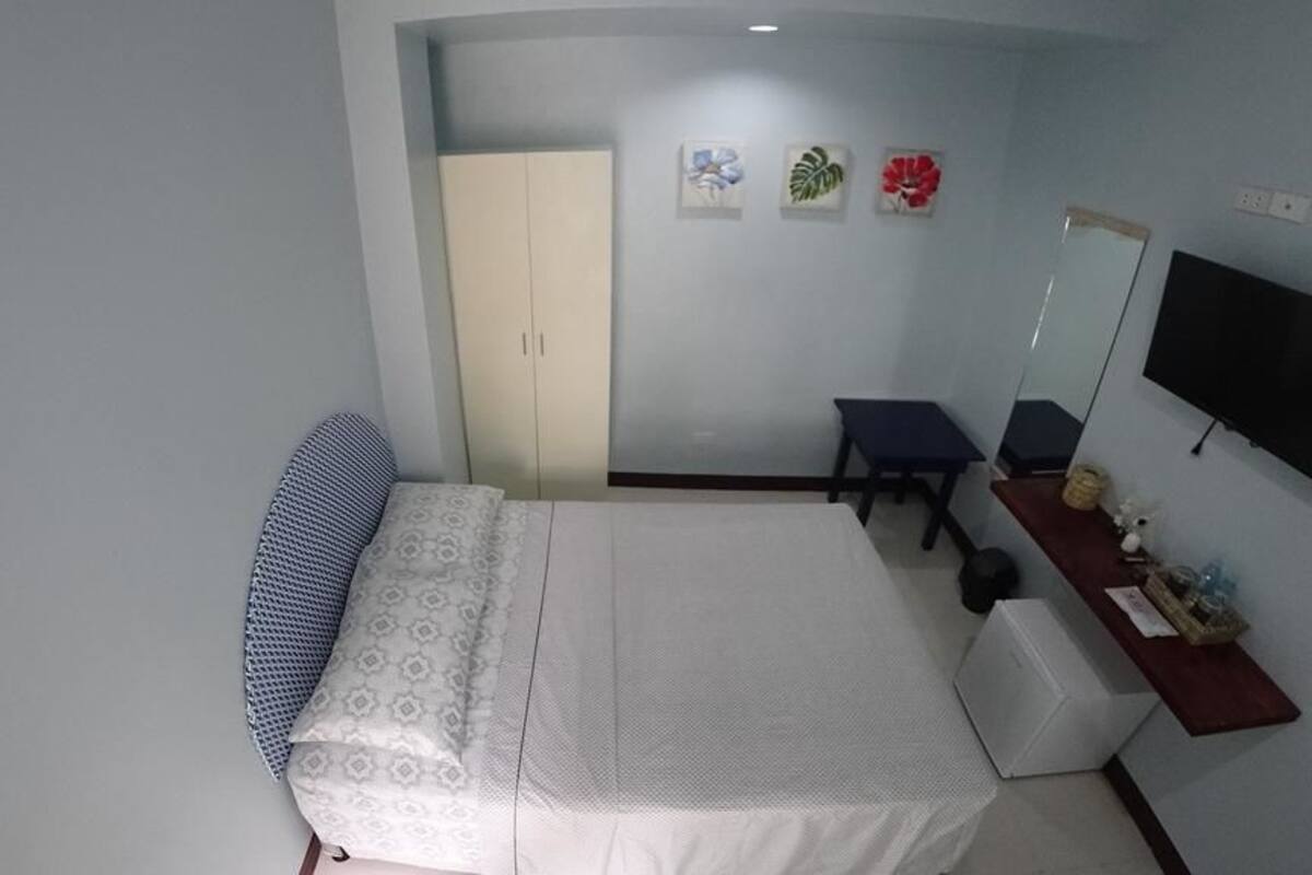 Wi-Fi de cortesia, roupa de cama