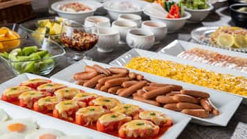 Daily buffet breakfast for a fee