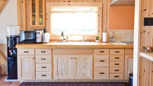Suite Room for Only One Group a Day | Private kitchenette | Coffee/tea maker, fridge, microwave, stovetop - Yukurun-ya (Higashi)