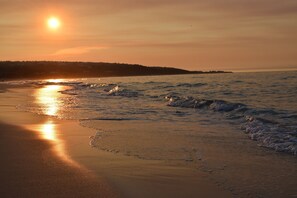 Beach nearby, white sand - Eagle Bay House (Eagle Bay)