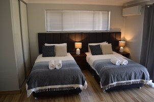Sistema de insonorización, wifi gratis y ropa de cama