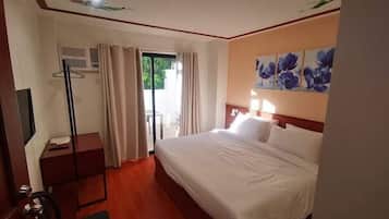 Double Deluxe Room with Balcony | Hypo-allergenic bedding, in-room safe, blackout drapes, free WiFi