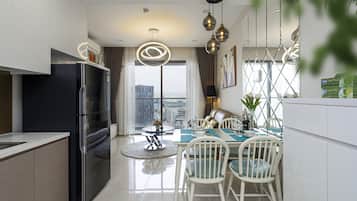 Appartement, 2 chambres | Cuisine privée | Réfrigérateur, micro-ondes, four, bouilloire électrique