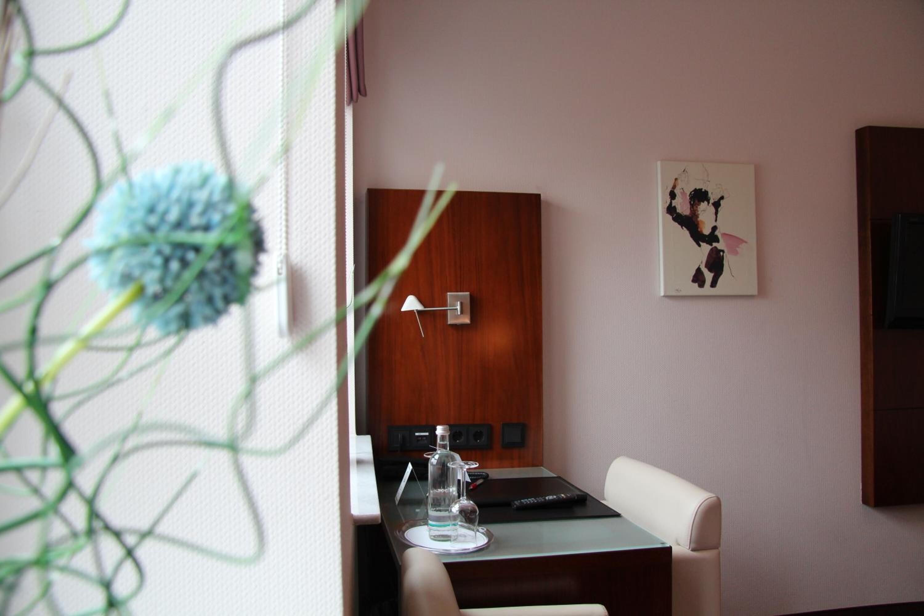 hypo-allergenic bedding, in-room safe, desk, laptop workspace