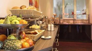 Daily buffet breakfast (EUR 7.5 per person)