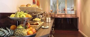 Daily buffet breakfast (EUR 7.5 per person)