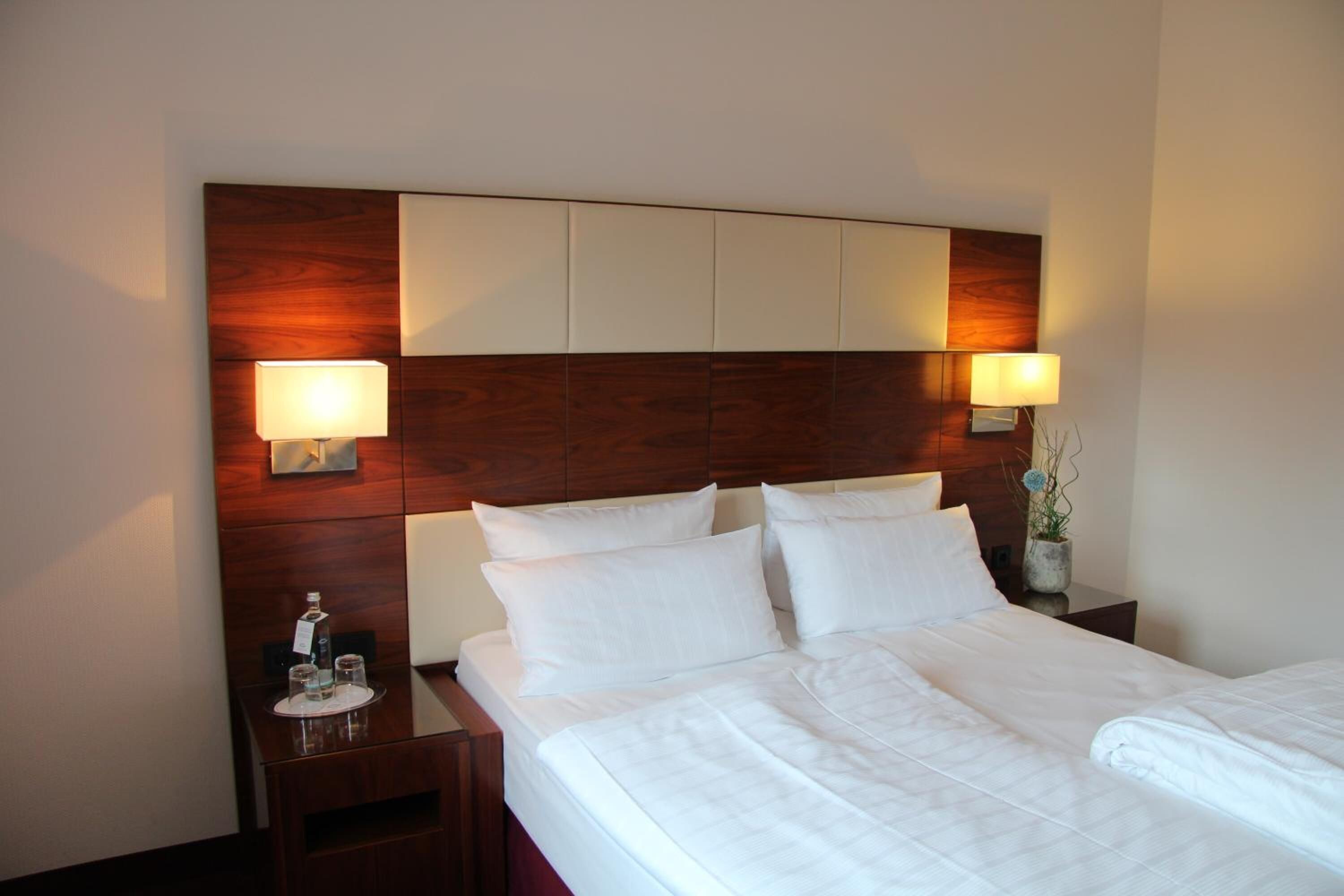 hypo-allergenic bedding, in-room safe, desk, laptop workspace