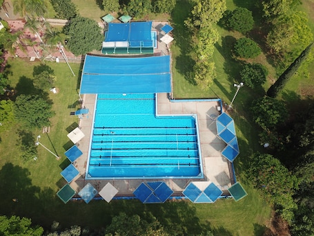 Seasonal outdoor pool