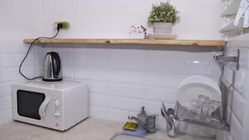 Classic-værelse til 3 personer (2nd Floor) | Privat tekøkken | Køleskab, mikrobølgeovn, elkedel
