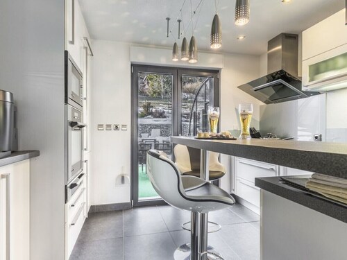 Les Edelweiss Mont-Blanc - Magnificent Chalet facing Mont-Blanc with SPA