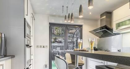 Les Edelweiss Mont-Blanc - Magnificent Chalet facing Mont-Blanc with SPA